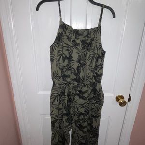 old navy jumpsuit, never worn